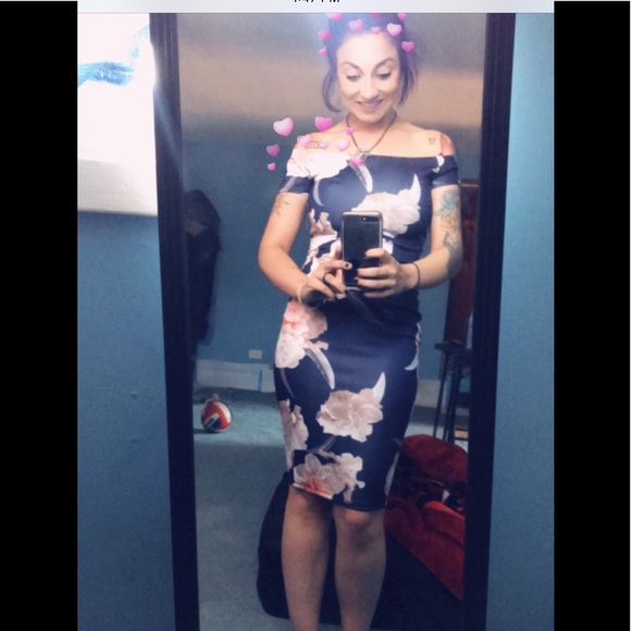 Windsor Dresses & Skirts - Off the shoulder dress(3 for $9)